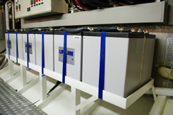 accu pakket op een boot